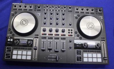 Controlador DJ Native Instruments Traktor Kontrol S4 MK# Foto 1 de 4