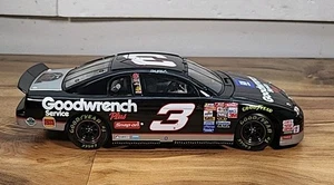 1999 Dale Earnhardt Goodwrench 25th Anniversary Monte Carlo NASCAR Action 1/18 - Picture 1 of 10
