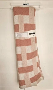 ¡NUEVO CON ETIQUETAS! Manta DKNY Bloque Chenilla Tejida a Cuadros Decoración 50" x 70" ROSA - Imagen 1 de 5