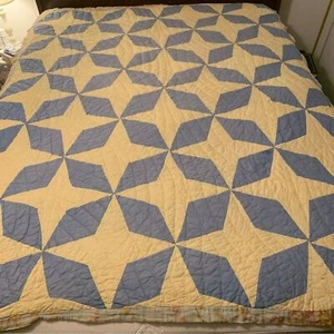 Vintage Star Pattern Quilt with Floral Back Patched and Imperfect Condition - Picture 1 of 16