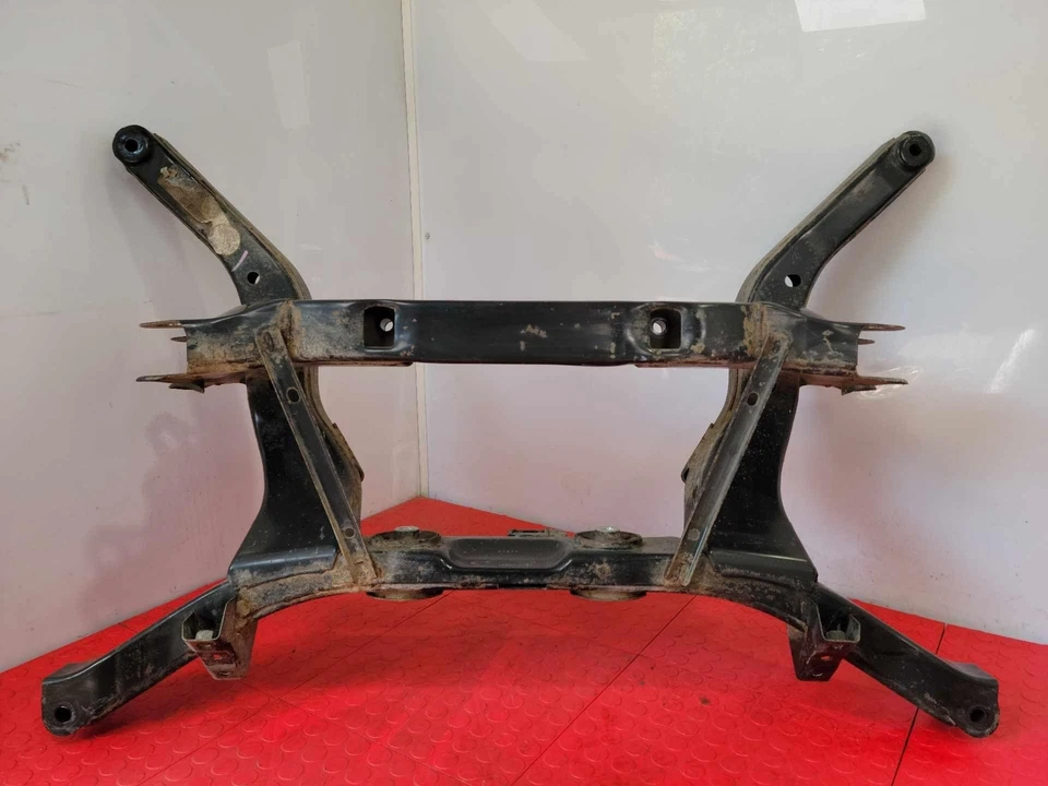 Subchasis travesaño trasero Saturn Vue 2008-2010 AWD genuino OEM 25888047 Foto 1 de 4