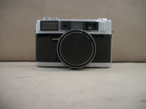 Fotocamera vintage a telemetro MINOLTA AL con obiettivo Rokkor PF f2 45 mm - Foto 1 di 8