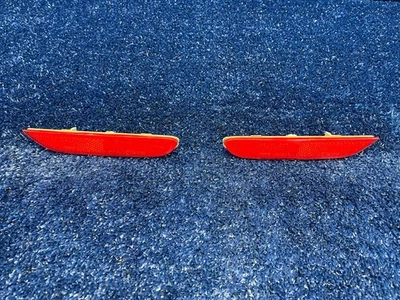 Juego de reflectores de parachoques trasero izquierdo y derecho Infiniti Q50 2014-2017 OEM Foto 1 de 4