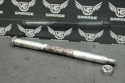 Yamaha WR250F 2006 OEM basculante trasero suspensión eje pivote 1C3-22110-5 Foto 1 de 4