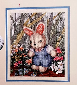 Kreuzstichmuster BLAUER HASE Frühlingsmotiv Blumen Donna Richardson - Bild 1 von 6