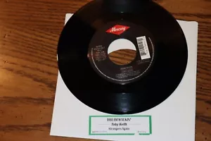 NEU VINYL 45 TOBY KEITH DREAN WALKIN' S/W STRANGERS AGAIN NEU UNGESPIELT - Bild 1 von 2
