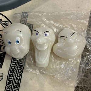 De colección Casper el fantasma amistoso brilla en la oscuridad cabeza de plástico goma burbuja X3 - Imagen 1 de 10