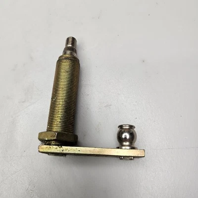 BMW Bavaria 2800 3.0s Right Window Wiper Pivot  61611350950  NOS - Image 1 of 2