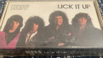 KISS "LICK IT UP" RARE CASSETTE IN VERY GOOD SHAPE - Image 1 of 2
