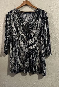 Susan Graver Embellished Top Womens 1X Black Beige Stretch V Neck 3/4 Sleeve - Picture 1 of 8