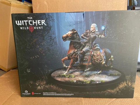 WITCHER GERALT AND ROACH 13" STATUE #31/40AP DARK HORSE DIRECT 2022 NETFLIX MIB Cover