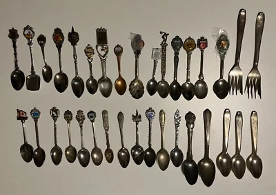 Surtido - 34 cubiertos diversos, compuestos principalmente por cucharas de coleccionista Foto 1 de 4