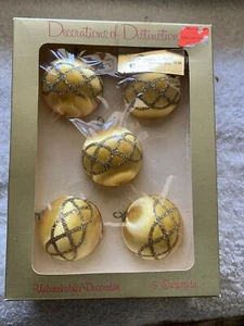Gold Yellow Satin Silk Christmas Ball Ornaments Vintage in Box by RAUCH industry - Picture 1 of 8