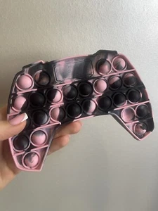 pop it fidget popper toy black & pink video game controller - Picture 1 of 4