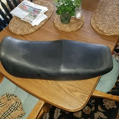 Honda V45 VF750F 1983-84 asiento interceptor, original como nuevo usado  Foto 1 de 4