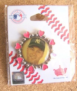NY New York Yankees Derek Jeter round hearts & beaded photo pin MLB yellowing - Picture 1 of 5