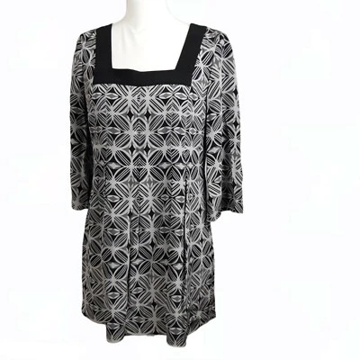 Blusa geométrica Nine West talla 2 Foto 1 de 4