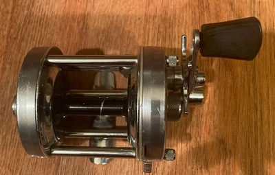 Carrete de pesca Abu Garcia Ambassadeur 6500-C Baitcast hecho en Suecia Foto 1 de 4