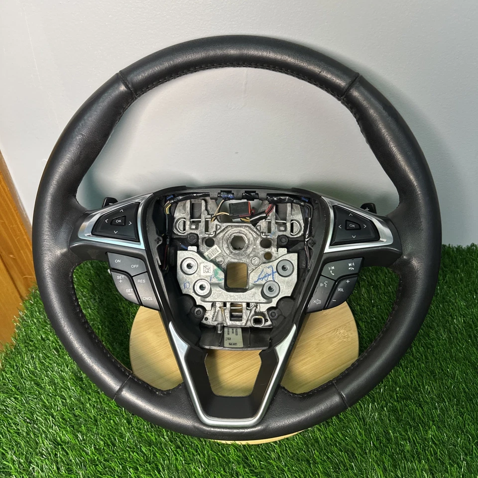 Volante de motorista Ford Fusion 2013-2020 com interruptor de controle de cruzeiro de áudio fabricante de equipamento original - Imagem 1 de 4