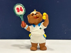 Vintage Hallmark Andenken Ornament "Practice Makes Perfect" Tennisbär verpackt! - Bild 1 von 13