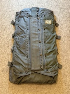US Military Vietnam Era Parachute Pack 1960 Vintage (No Parachute) - Picture 1 of 7