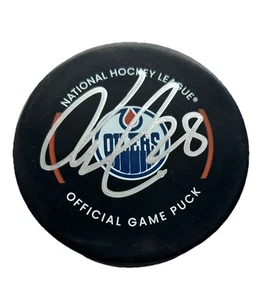 Jack Roslovic Edmonton Oilers Signed Official NHL Game Puck COA - Bild 1 von 1