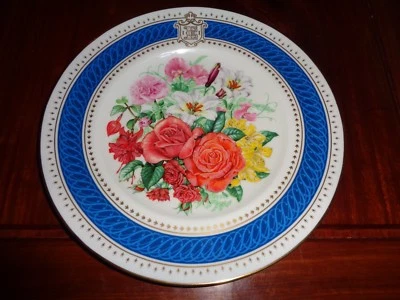 Royal Worcester Collectors Plate QUEENS SIXTIETH BIRTHDAY - CELEBRATION BOUQUET - Image 1 of 3
