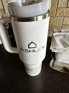 Stanley Steel H2.0 Flowstate Löscher Becher - 40 Oz. - Bild 1 von 9