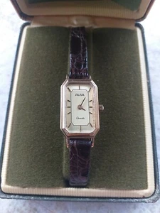 Vintage Ladies Avia quartz  Watch original box Leather strap - Picture 1 of 11