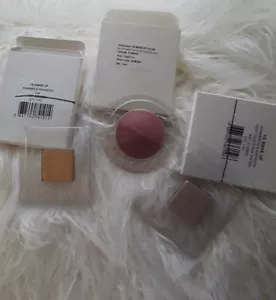❤ Paquete de maquillaje Victoria's Secret 2 sombras de ojos y 1 rubor nuevo en caja - Imagen 1 de 4