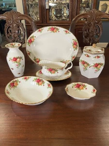 Old Country Roses by Royal Albert - Eight Piece Vintage Hostess Set - Picture 1 of 8