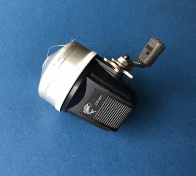 Vintage pre owned JOHNSON SPIRIT 111 Fishing Spin Cast Reel Made in USA - Image 1 of 2