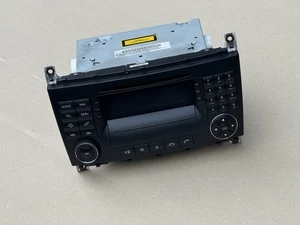 Mercedes W203 C-Klasse Autoradio Navigation Radio CD Player A2038703489 Original - Bild 1 von 5