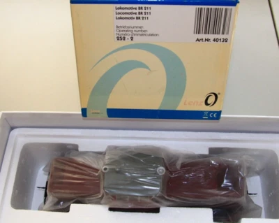 Lenz 40132 (Angebot 2) Diesellok rot  BR 211 / 252-2 Spur 0 Maßstab 1:45 - Bild 1 von 4