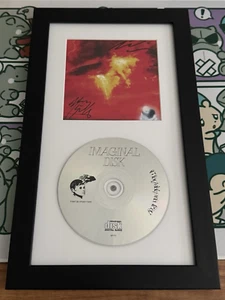 GERAHMT SIGNED Magdalena Bay Imaginal Disk Autogramm CD Buch - Bild 1 von 1