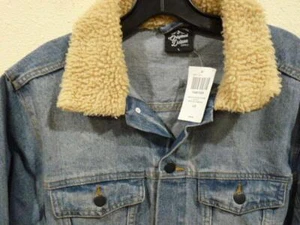 Hot Topic Original Deluxe Jean Sherpa Collar Denim Trucker Jacket Men's L NWT - Picture 1 of 4