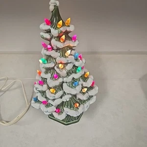 "Árbol de Navidad esmerilado de cerámica vintage de 12"" con base leer" - Imagen 1 de 14