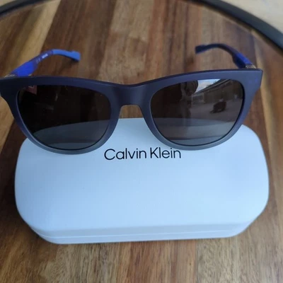Gafas de sol Calvin Klein para hombre CK23507S-336 moda 53 mm azul marino y púrpura Foto 1 de 4