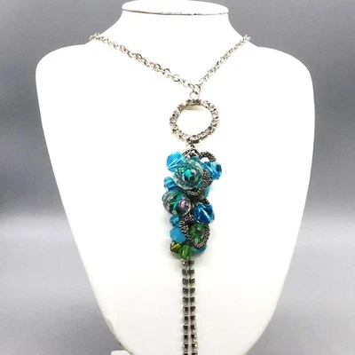 Collar MUDD Firmado Largo Tono Plata Cadena Cuelga Corazón Dijes Estrás 34"" Foto 1 de 4