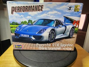 2015 Revell Model Kit PORSCHE 918 SPYDER Performance 1:24 ~ Unused ~ Open Box - Picture 1 of 5