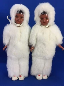 Vintage Eskimo Twin Dolls 8" Hard Plastic Seattle Olde Curiosity Shoppe Label - Picture 1 of 3