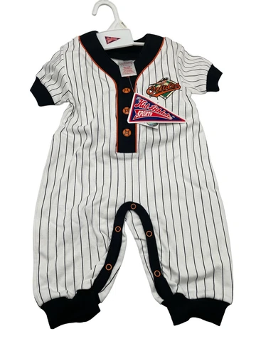 Baltimore Orioles Short Sleeve One-Piece Snap Bottom Outfit 6-9 mos. NWT Cover