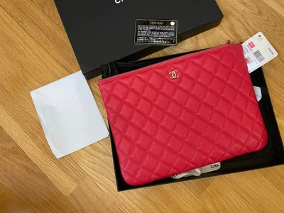 Brand New Chanel Red Caviar手拿包 — 第 1/4 张图片