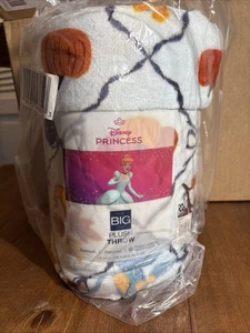 NUEVA MANTA DE PELUCHE PRINCESA CENICIENTA DE DISNEY - KOHLS LA GRANDE - 5X6 PIES - Imagen 1 de 8