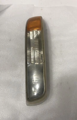 Luz antiniebla señal de giro derecha para pasajero Chevrolet Suburban 1500 99-02 GM16525192 Foto 1 de 3
