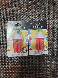 Friends, die TV-Serie (2) Lippenbalsam Erdbeer Frappe aromatisiert, zentraler Vorteil NEU - Bild 1 von 3