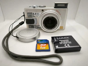 CAMERA PANASONIC LUMIX DMC-LX1 8.4MP Silver - Picture 1 of 16