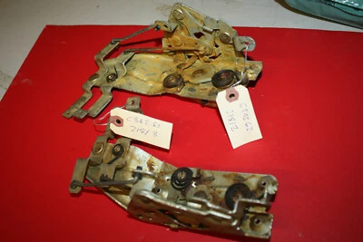 Nuevo de Lote Original Ford 1963 1964 Galaxie 500 Mercury Pestillos de Puerta XL Ltd Marauder Parklane Foto 1 de 2