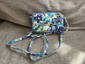 Vera Bradley All In One Crossbody Purse Blueberry Blooms Excellent Condition - Picture 1 of 9