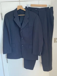 Pierre Cardin Mens Dark Charcoal Grey Wool Suit 40” Chest Trousers W32 L28 - Picture 1 of 24
